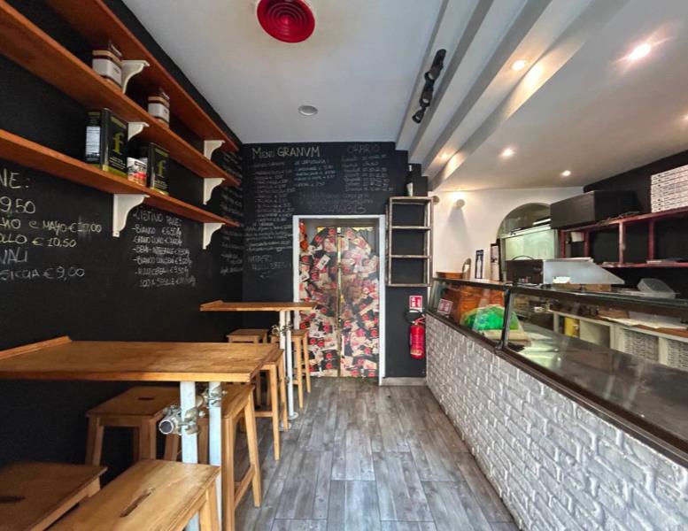 negozio in vendita a Roma in zona Prenestino-Centocelle