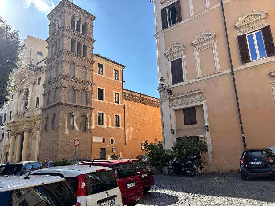appartamento in vendita a Roma in zona Rione Regola
