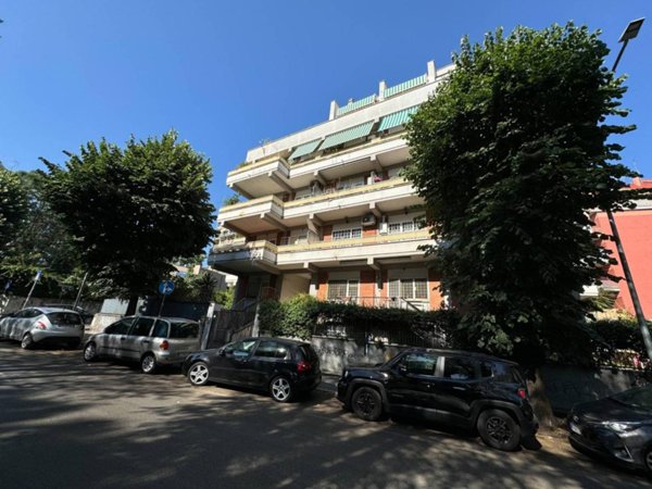 appartamento in vendita a Roma in zona Tuscolano