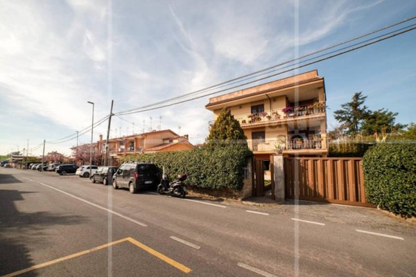 appartamento in vendita a Roma in zona Massimina/Casal Lumbroso