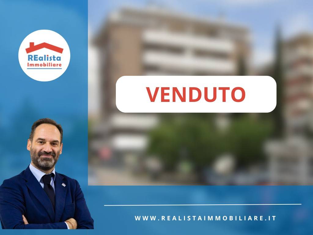 appartamento in vendita a Roma in zona Ardeatino