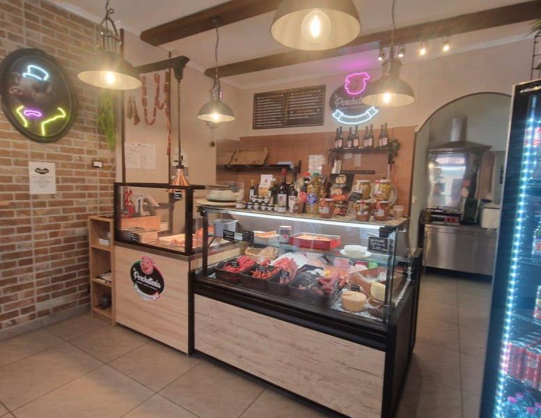 negozio in vendita a Roma in zona Cinecittà