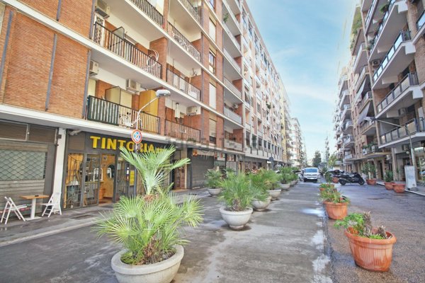 appartamento in vendita a Roma in zona Ostiense