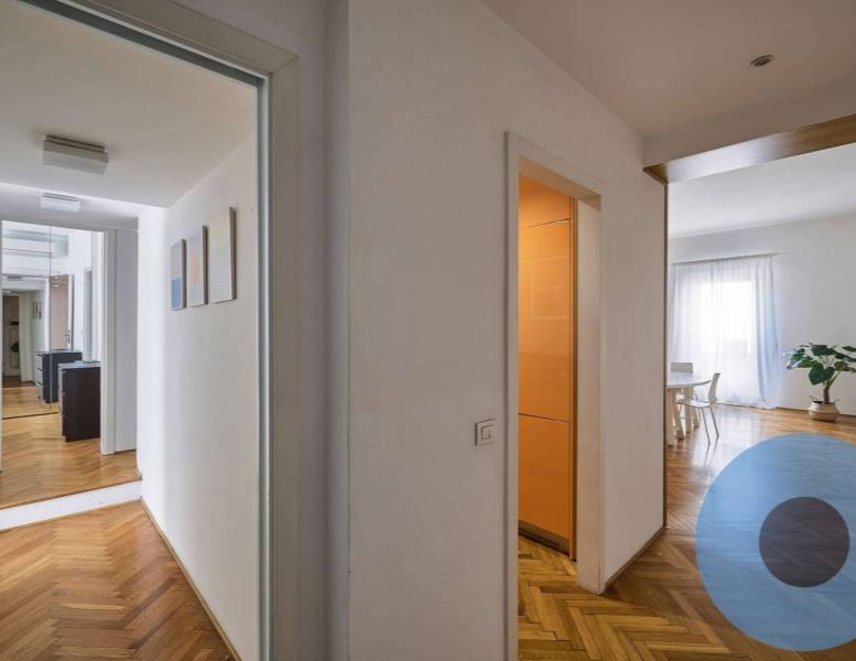 appartamento in vendita a Roma in zona Trevi-Colonna