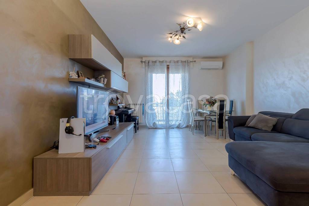 appartamento in vendita a Roma in zona Dragoncello