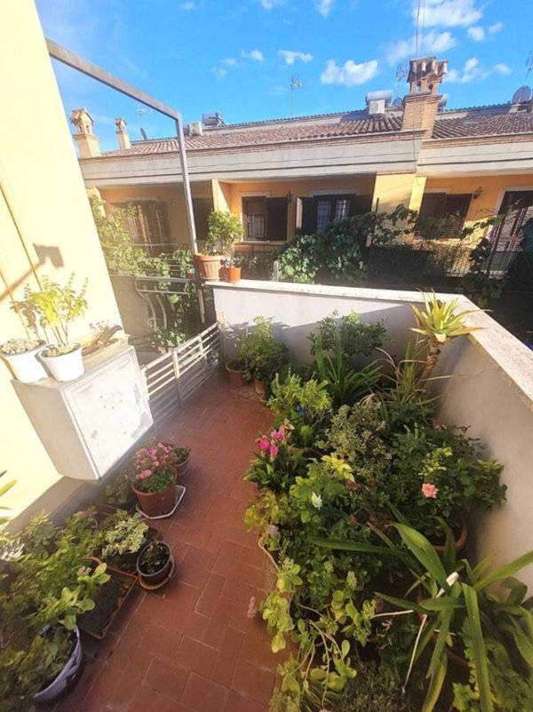 appartamento in vendita a Roma in zona Colle del Sole