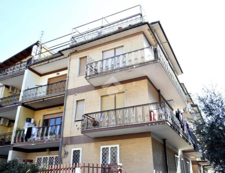 appartamento in vendita a Roma in zona Casal Morena