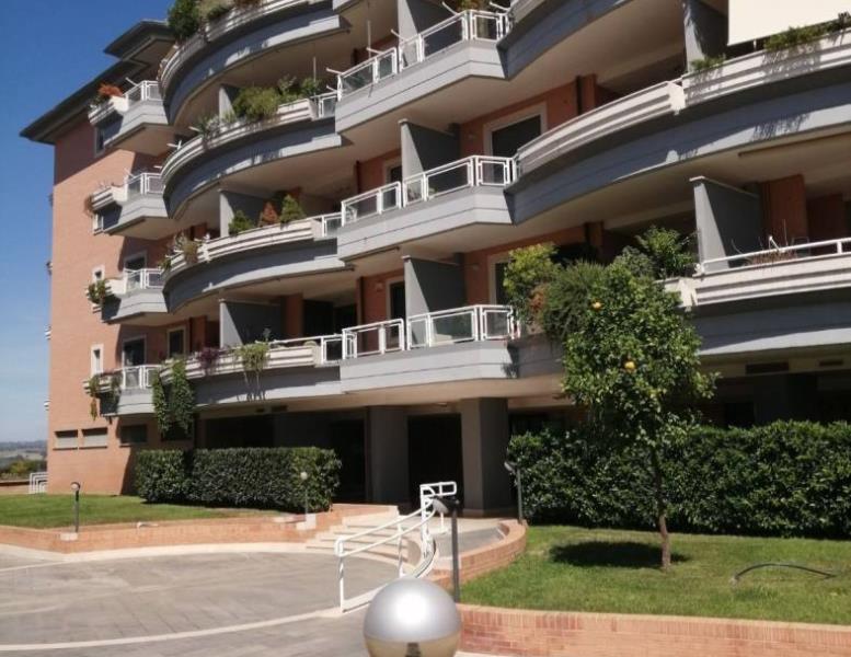 appartamento in vendita a Roma in zona Sette Bagni