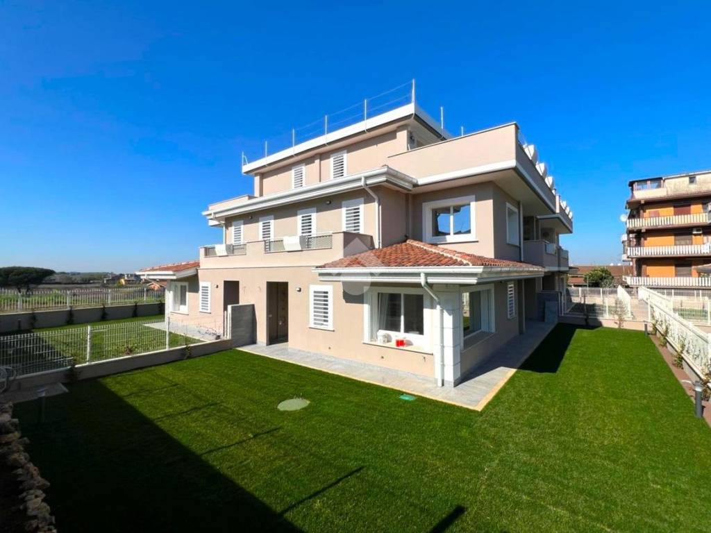 appartamento in vendita a Roma in zona Borghesiana