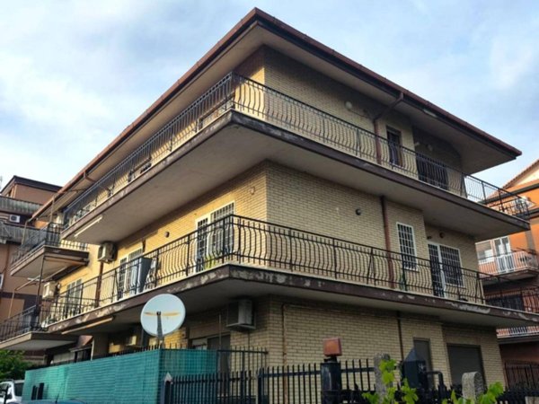appartamento in vendita a Roma in zona Tor Cervara