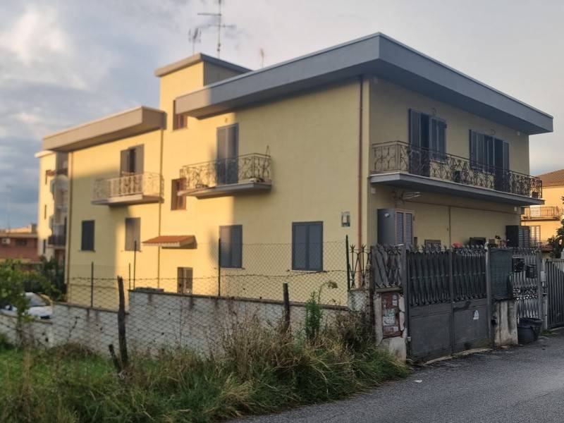 appartamento in vendita a Roma in zona Finocchio
