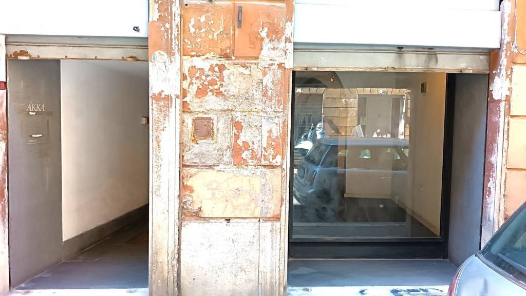 negozio in vendita a Roma in zona Parione/Sant'Eustachio