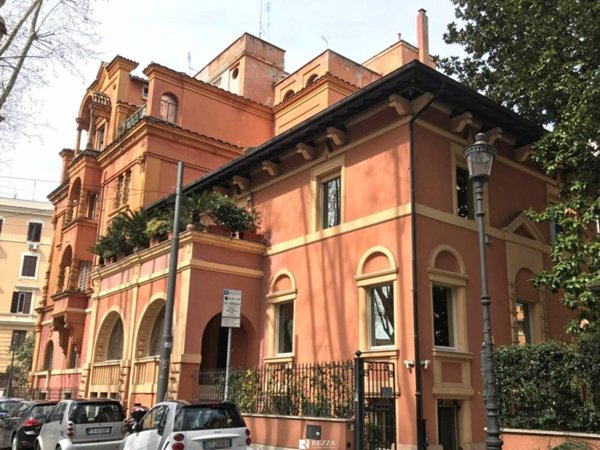 intera palazzina in vendita a Roma