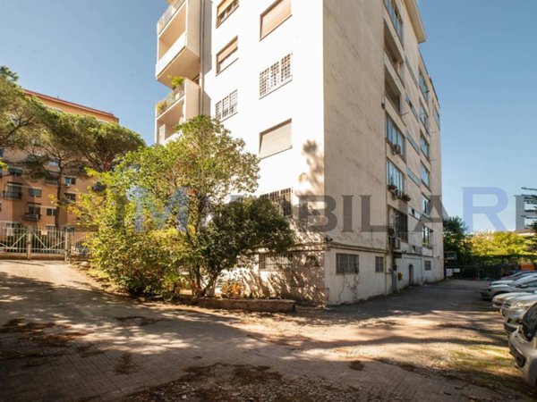 appartamento in vendita a Roma in zona Ardeatino
