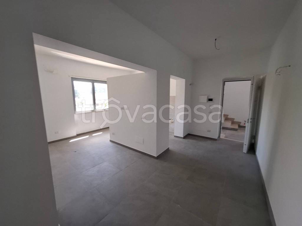 appartamento in vendita a Roma in zona Torrione Cerquetta