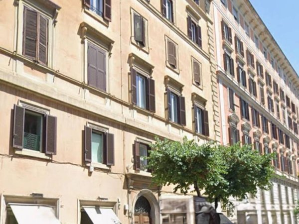 locale commerciale in vendita a Roma in zona Rione Prati