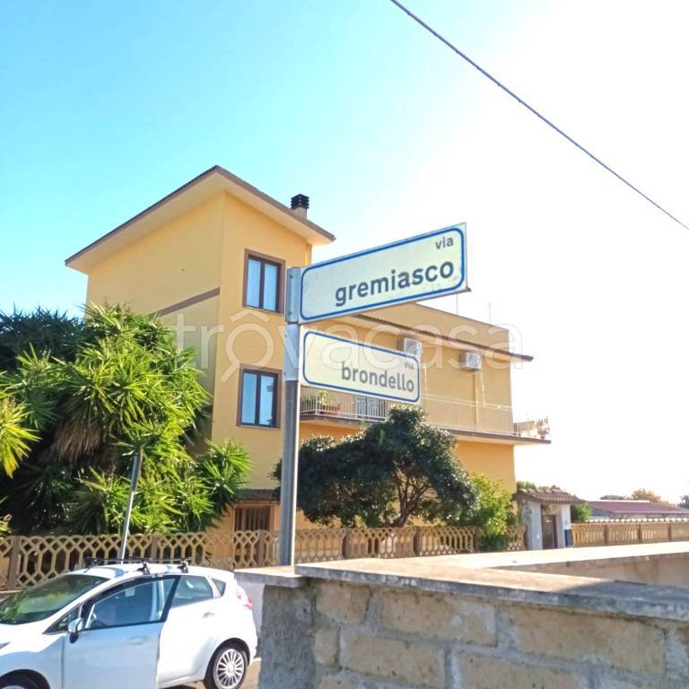 appartamento in vendita a Roma in zona Osteria Nuova