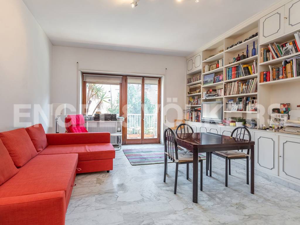 appartamento in vendita a Roma in zona Appio Latino