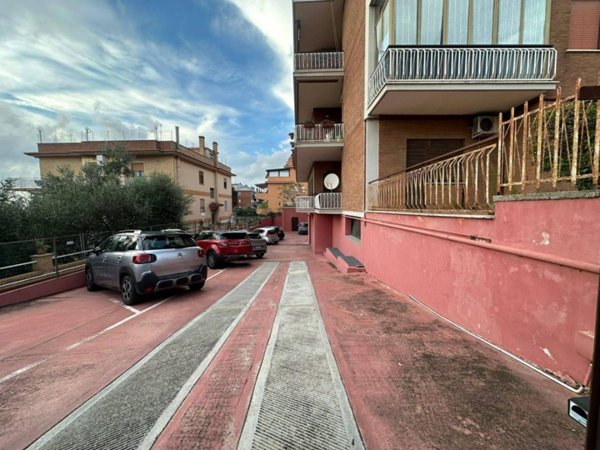 locale di sgombero in vendita a Roma in zona Ottavia