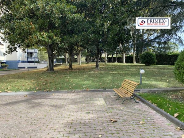 appartamento in vendita a Roma in zona Ardeatino