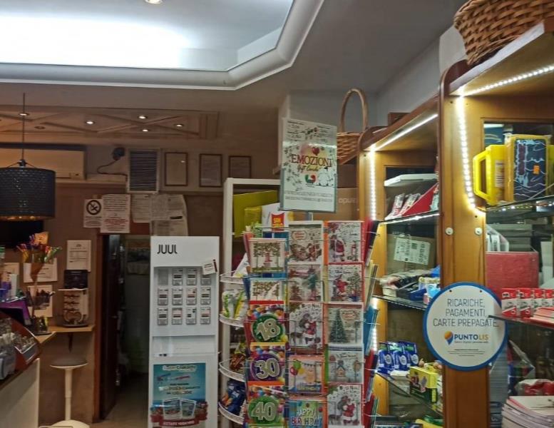 negozio in vendita a Roma in zona Torrevecchia