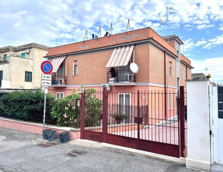 appartamento in vendita a Roma in zona Acilia