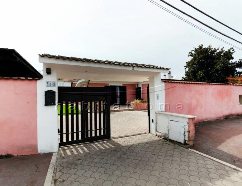 casa indipendente in vendita a Roma in zona Infernetto