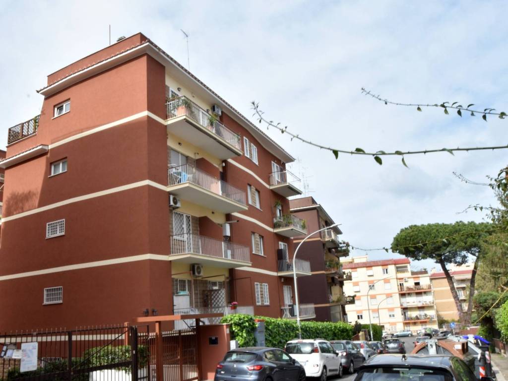 appartamento in vendita a Roma in zona Gianicolense