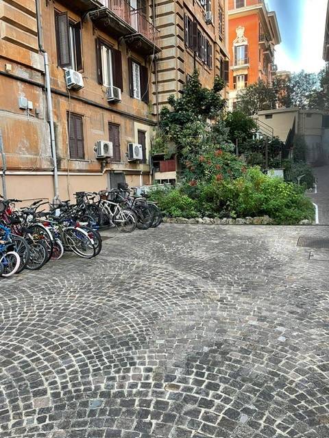locale commerciale in vendita a Roma in zona Trieste