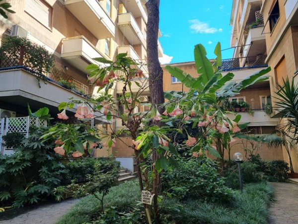 appartamento in vendita a Roma in zona Ostia