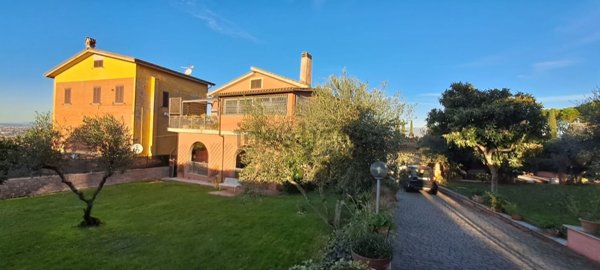 casa indipendente in vendita a Roma in zona Finocchio