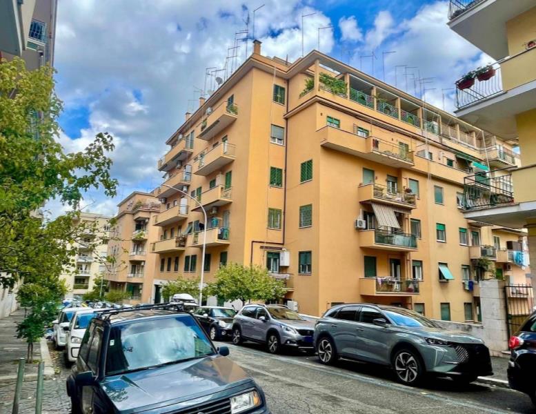 appartamento in vendita a Roma in zona Nomentano