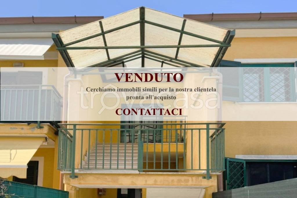 appartamento in vendita a Roma in zona Infernetto