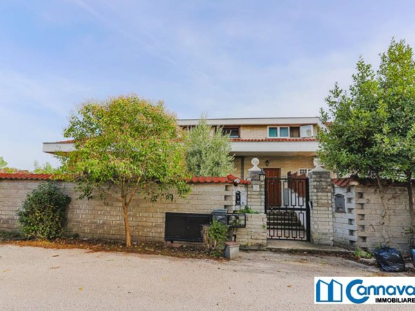 appartamento in vendita a Roma in zona Infernetto