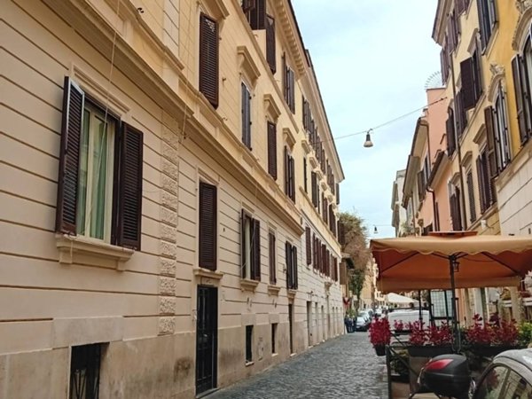negozio in vendita a Roma in zona Rione Borgo
