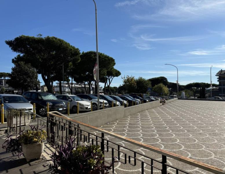 appartamento in vendita a Roma in zona Axa