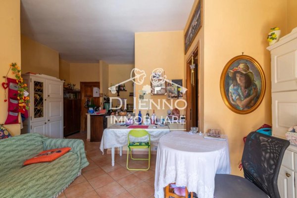 appartamento in vendita a Roma in zona Valle Muricana