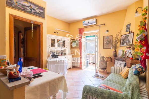 appartamento in vendita a Roma in zona Valle Muricana
