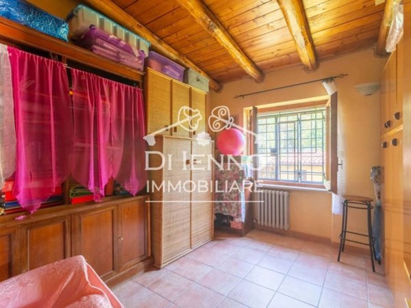 appartamento in vendita a Roma in zona Valle Muricana