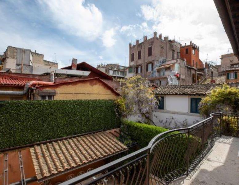 intera palazzina in vendita a Roma in zona Trastevere