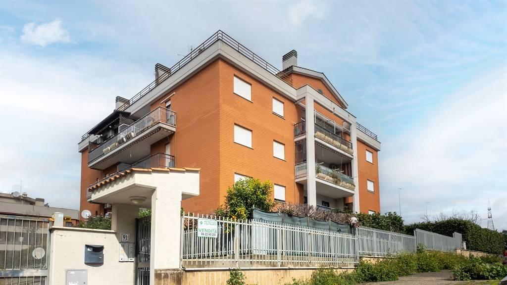 appartamento in vendita a Roma in zona Castelverde
