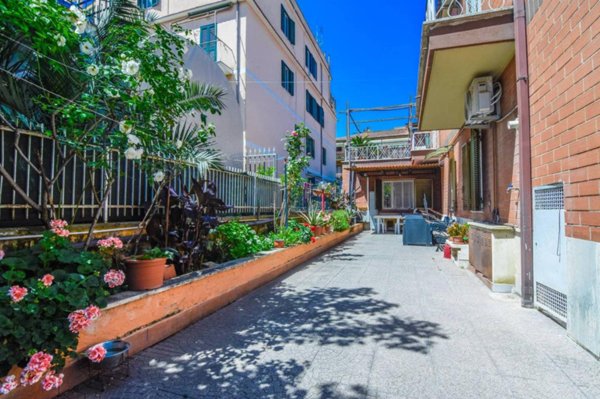 casa indipendente in vendita a Roma in zona Torre Maura