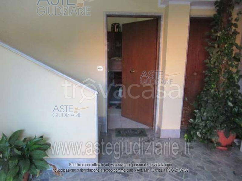 appartamento in vendita a Roma in zona Colle del Sole