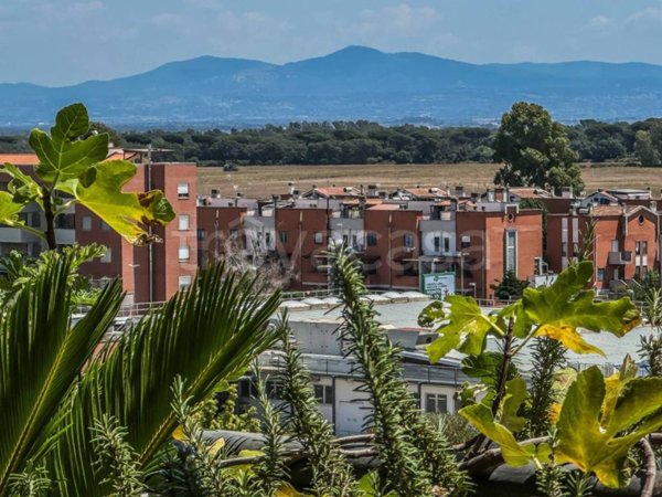 appartamento in vendita a Roma in zona Acilia