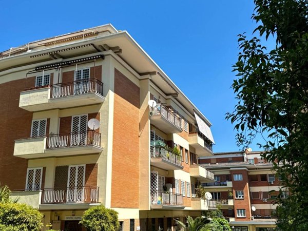 appartamento in vendita a Roma in zona Tor di Quinto