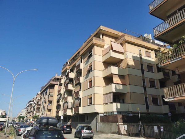 appartamento in vendita a Roma in zona Ostia