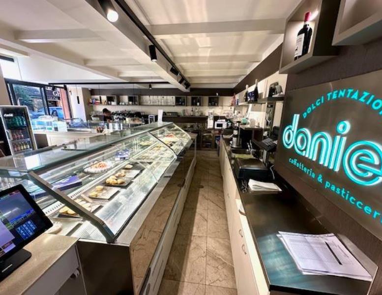locale commerciale in vendita a Roma in zona Aurelio