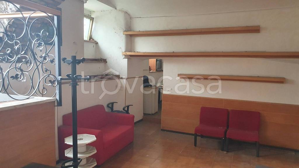 negozio in vendita a Roma in zona Castro Pretorio