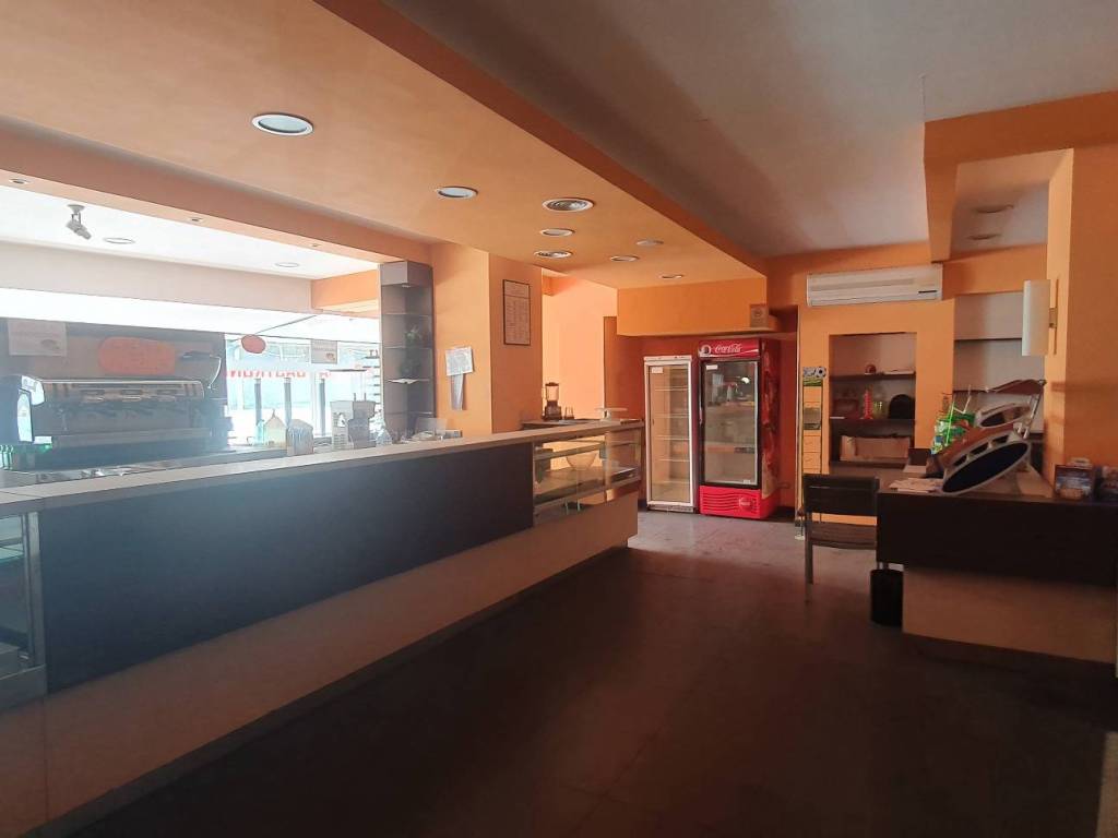 negozio in vendita a Roma in zona Mezzocammino