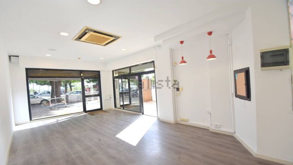 locale commerciale in vendita a Roma in zona Portuense